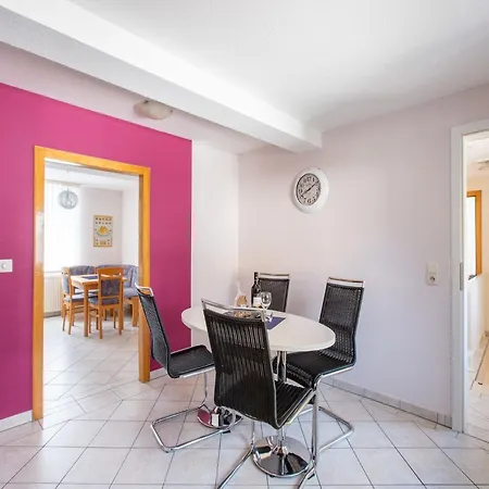 Flat In Near The Apartment *